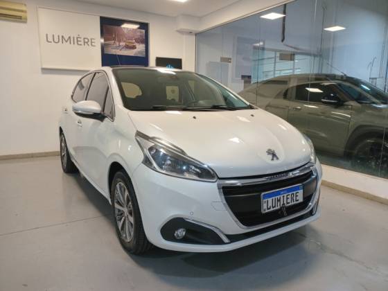 PEUGEOT 208 1.6 GRIFFE 16V FLEX 4P AUTOMÁTICO PEUGEOT 208 1.6 GRIFFE 16V FLEX 4P AUTOMÁTICO
